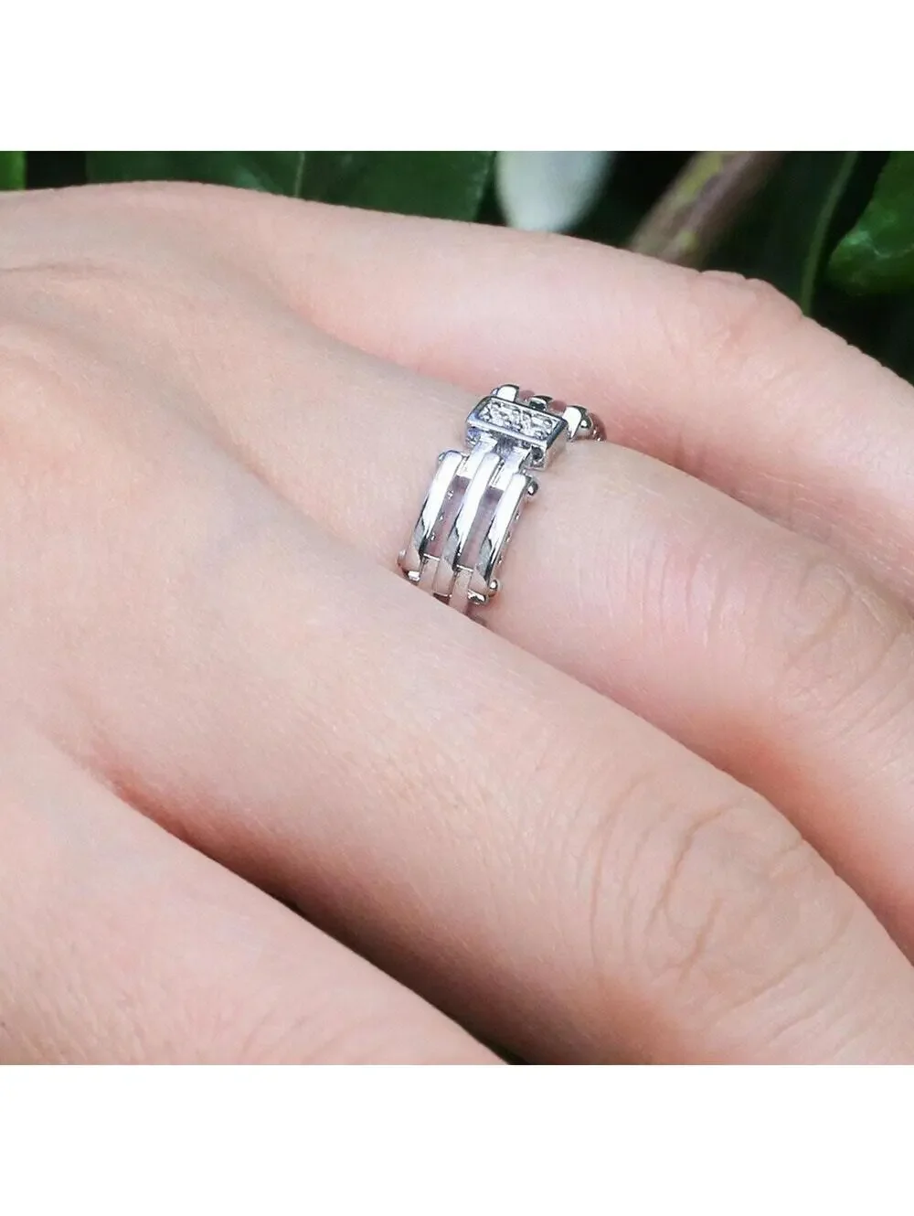Interlocking band RING with accents - Silver - CZs- size 8
